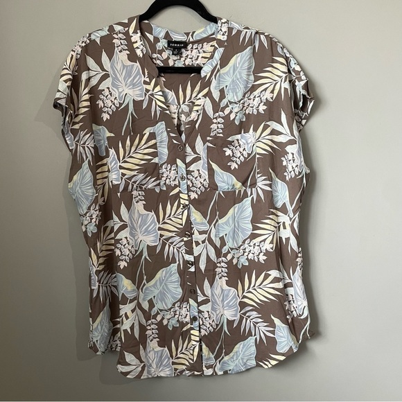 Torrid CHALLIS BUTTON-FRONT DOLMAN SLEEVE TOP size 1x - Picture 6 of 10